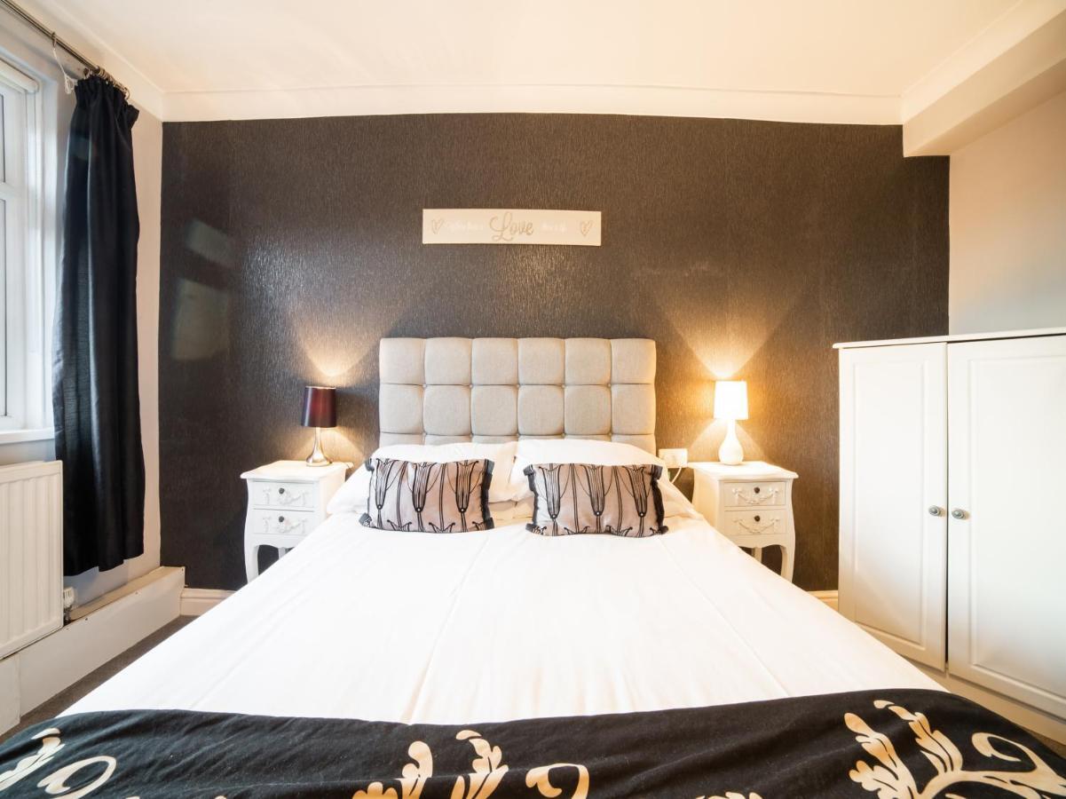 The Traxx Hotel แบงเกอร์ ภายนอก รูปภาพ